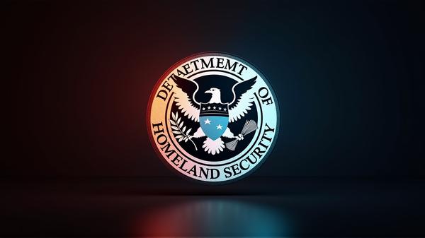 La Sécurité Intérieure Cible les Sentiments Anti-Américains dans les Politiques d'Immigration